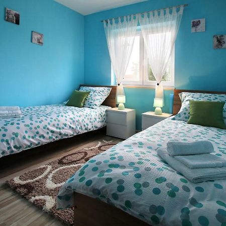 Apartment Valmas Pola Esterno foto