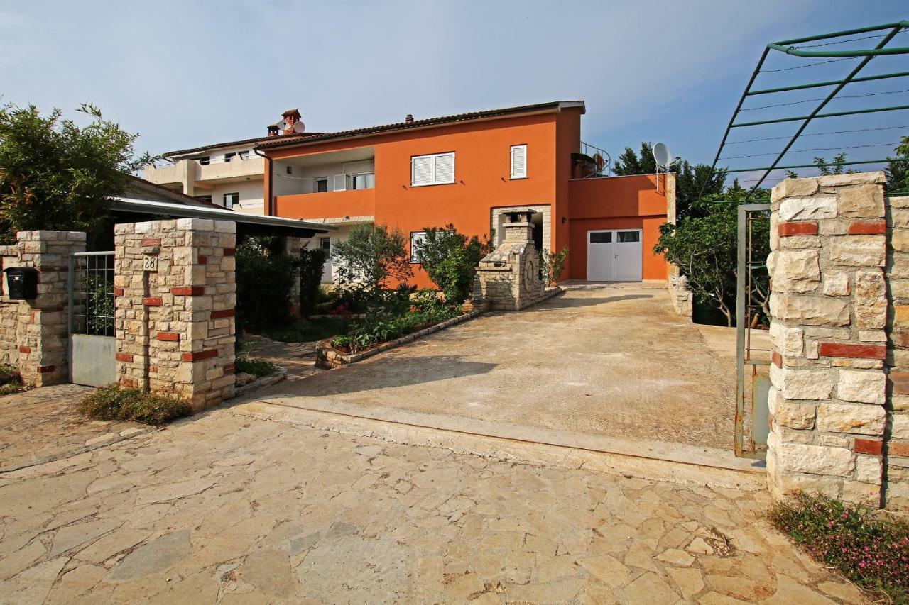 Apartment Valmas Pola Esterno foto