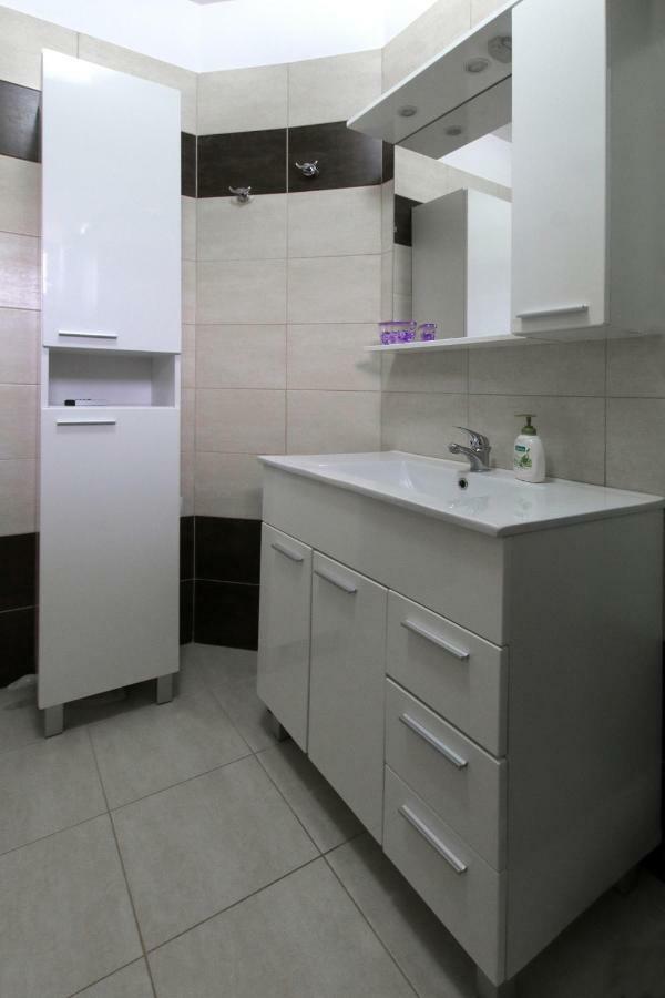 Apartment Valmas Pola Esterno foto