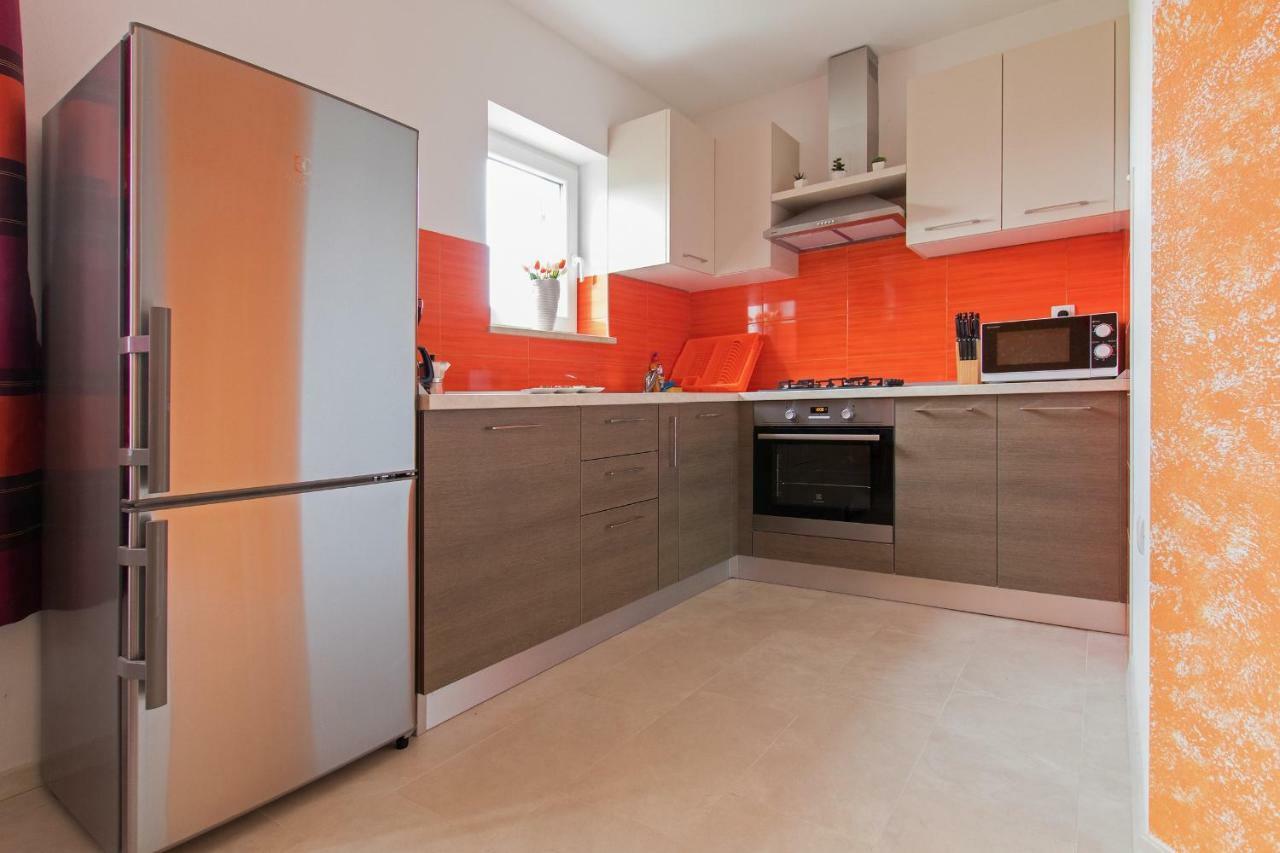 Apartment Valmas Pola Esterno foto
