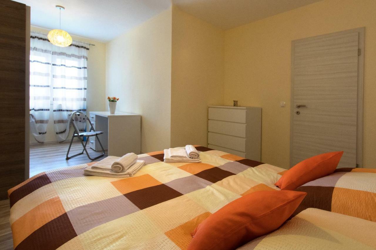 Apartment Valmas Pola Esterno foto