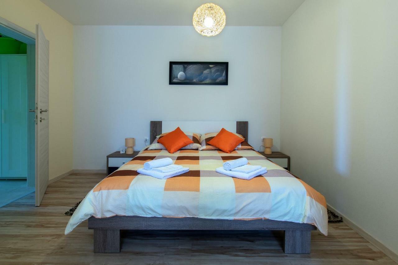 Apartment Valmas Pola Esterno foto